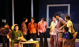 Vụ sáp nhập hai nhà hát: Nghệ sĩ hoang mang