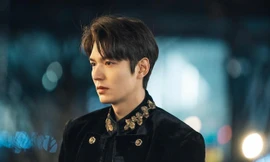 Không tung teaser thì thôi, đã tung thì “Quân Vương Bất Diệt” ra liền hai cái mới chịu