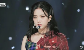 Sau bức hình mới của Jisoo BLACKPINK, netizen mới ngộ ra “tiêu chuẩn visual” nhà YG Ent