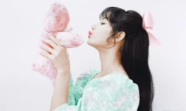 Trước khi trở thành Lalisa, em út BLACKPINK từng có tên khai sinh lạ lùng hơn nhiều