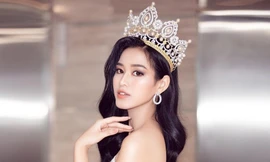 Sau khi tài khoản Facebook “bay màu”, Hoa hậu Việt Nam Đỗ Thị Hà lại đánh rơi điện thoại