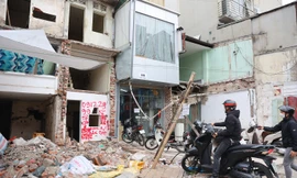 Hàng loạt căn nhà được phá dỡ, nút giao Chùa Bộc - Thái Hà sắp có diện mạo mới