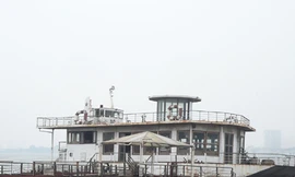 Nhà thuyền cũ nát vừa được lực lượng liên ngành phát hiện, dừng hoạt động