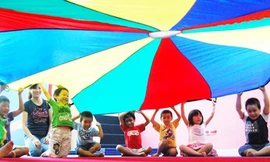 Chi chục triệu đồng cho con tập gym, học ngoại khóa hè