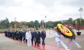 Lãnh đạo Đảng, Nhà nước vào Lăng viếng Chủ tịch Hồ Chí Minh 