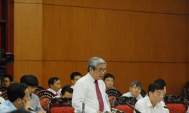 Bộ trưởng Khoa học & Công nghệ Nguyễn Quân giải trình tại phiên họp