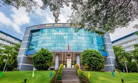 Trường ĐH Tôn Đức Thắng hiện vẫn chưa có hiệu trưởng mới kể từ khi ông Lê Vinh Danh bị đình chỉ công tác, cách chức vụ ở trưởng này