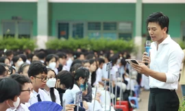 Học sinh gặp stress vì áp lực đồng trang lứa