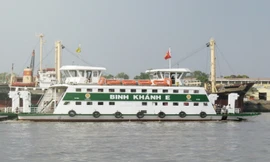 TPHCM dùng phà, tàu cao tốc vận chuyển đề thi ra đảo