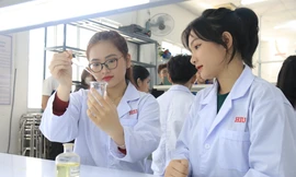 Hai trường đại học đầu tiên công bố điểm sàn khối ngành sức khỏe và đào tạo giáo viên