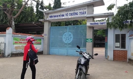 Trường THPT Võ Trường Toản, quận 12, TPHCM nơi đang xảy ra vụ việc