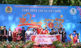 Công đoàn Cao su Việt Nam chăm lo Tết cho người lao động