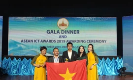 Các đại diện của Việt Nam đạt giải tại cuộc thi ASEAN ICT AWARDS 2019 