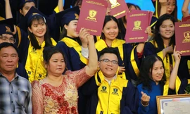 Chàng sinh viên học vượt xuất sắc vì tâm nguyện của người mẹ mắc bệnh hiểm nghèo