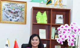 PGS.TS Ngô Thị Phương Lan (44 tuổi, quê Long An) vừa được bổ nhiệm hiệu trưởng trường ĐH KHXH&NV TPHCM trở thành nữ Hiệu trưởng đầu tiên của trường