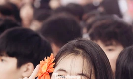 Nữ sinh rạng ngời trong ngày khai giảng