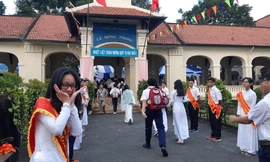 Hiệu trưởng Trường THPT chuyên Lê Hồng Phong đi nước ngoài sai quy định