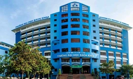 Sinh viên ĐH Bách khoa TPHCM hoang mang với lịch học 'lạ' từ 6-22H