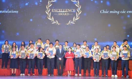 Hơn 600 em học sinh nhận chứng chỉ phổ thông quốc tế Pearson Edexcel