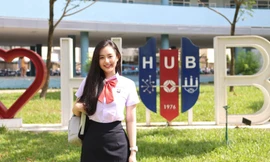 Nữ sinh năm 2 là tân hoa khôi Trường ĐH Ngân hàng TPHCM