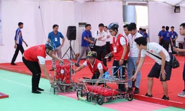 Đội Robocon Trường ĐH Lạc Hồng trong cuộc thi năm 2018