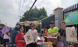 “Gen Xanh” và những bạn trẻ đi đổi quà lấy... rác ở Củ Chi