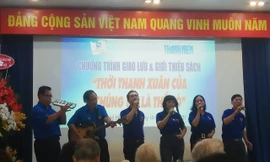 Ra mắt sách “Nhớ một thời tuổi trẻ hào hùng”