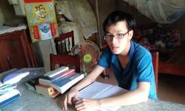 Chàng sinh viên ngành Y không từ bỏ ước mơ