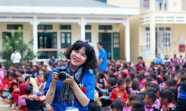 Cô sinh viên mê tình nguyện