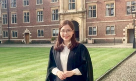 Nữ du học sinh Việt Nam gây chú ý với khóa luận "thời sự" về COVID-19 