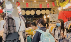 TP. HCM: Hàng quán bắt đầu nhộn nhịp trở lại