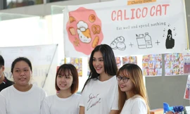 Hoa hậu Tiểu Vy đồng hành với “Phiên chợ 0 đồng” dành cho sinh viên
