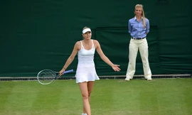 Vì sao kiều nữ Sharapova rút khỏi WTA Championship?