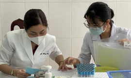 Cận cảnh tiêm thử nghiệm vắc xin ngừa COVID-19 tại Long An