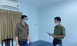 Đề nghị truy tố tiếp viên hàng không làm lây dịch bệnh COVID-19