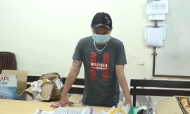 Phát hiện đường dây nhập lậu điện thoại 3 tỷ đồng