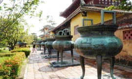 Báu vật Cửu đỉnh bên trong Hoàng thành Huế, sau lưng Hiển Lâm các.