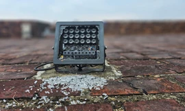 Nhiều cụm đèn chiếu sáng mỹ thuật trên di tích Kỳ đài Huế bị phá nát