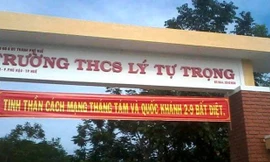 Nam sinh lớp 6 tử vong sau xô xát tại trường học