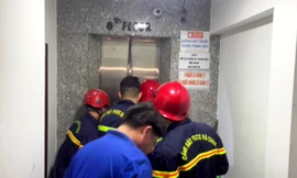 Giải cứu 3 người mắc kẹt trong thang máy khách sạn tại Huế