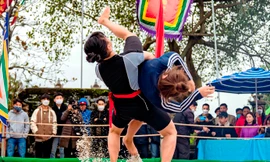 Gay cấn, kịch tính trên sới vật khai Xuân có từ hơn 300 năm ở xứ Huế
