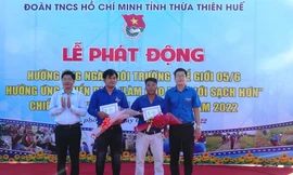 Khen thưởng 2 thanh niên dũng cảm cứu 6 học sinh đuối nước tại TT-Huế