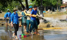 Tuổi trẻ TT-Huế ra quân làm sạch phố phường sau lũ