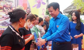 Ra quân cao điểm tình nguyện chung tay xây dựng nông thôn mới tại miền núi A Lưới 