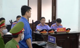 Lê Quang Huy Phương (38 tuổi, trú khu tập thể Đống Đa, TP Huế) bị tuyên phạt 6 năm 8 tháng tù.