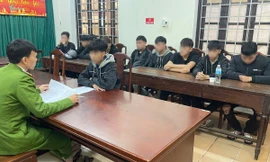 Té từ tầng cao phải nhập viện cấp cứu do bị rượt đánh