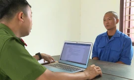 Tạm giữ hình sự đối tượng phá hoại ngai vàng triều Nguyễn