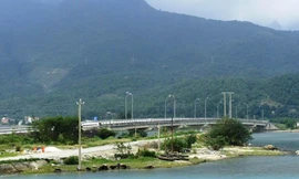 Hỗn chiến bằng dao và súng sau mâu thuẫn tắm suối, 4 người thương vong