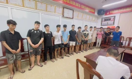 Chặn đứng gần 40 đối tượng mang dao, kiếm ra Quốc lộ 1 tìm đối thủ hỗn chiến