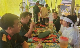 Một phụ nữ đang đi đường bị sét đánh tử vong